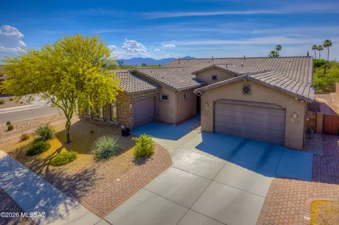 8461 N Gallant Fox Dr, Tucson, AZ 85704