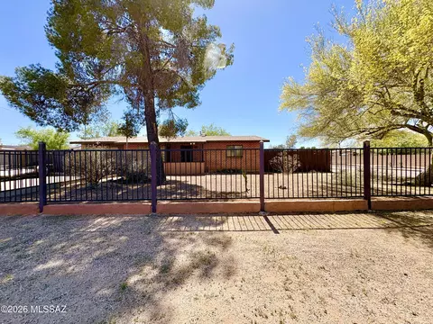 6060 E 2nd St, Tucson, AZ 85711