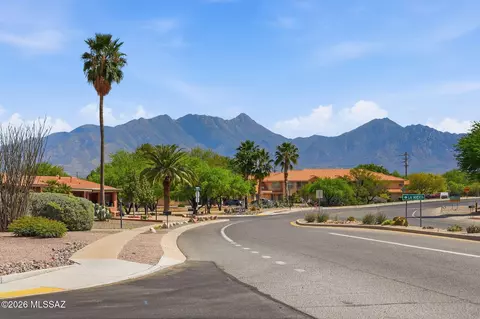 1041 S Abrego Dr, Green Valley, AZ 85614