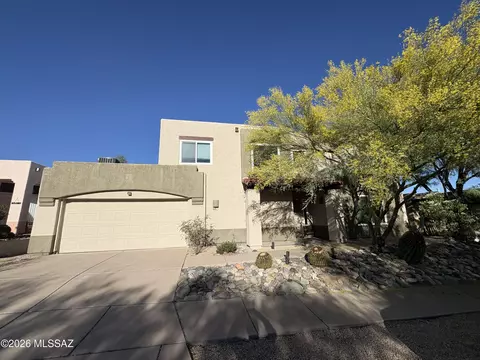 681 N Hearthside Ln, Tucson, AZ 85748