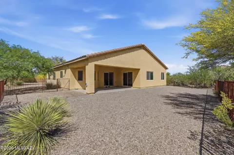 Exterior - 940 N Deep Rock Dr, Vail, AZ 85641 photo 2 of 5