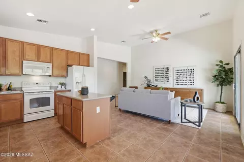 Kitchen - 940 N Deep Rock Dr, Vail, AZ 85641 photo 4 of 5