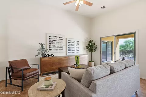 Living - 940 N Deep Rock Dr, Vail, AZ 85641 photo 4 of 5