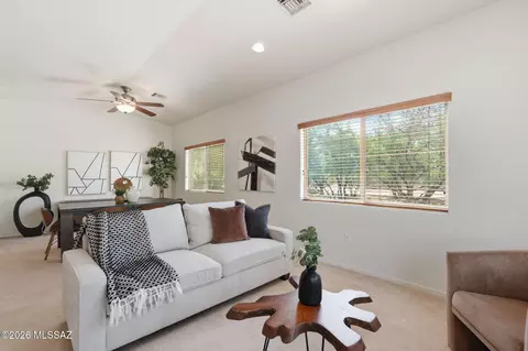 Living - 940 N Deep Rock Dr, Vail, AZ 85641 photo 1 of 5