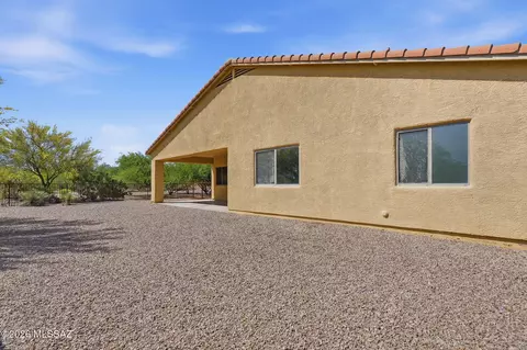 Exterior - 940 N Deep Rock Dr, Vail, AZ 85641 photo 3 of 5