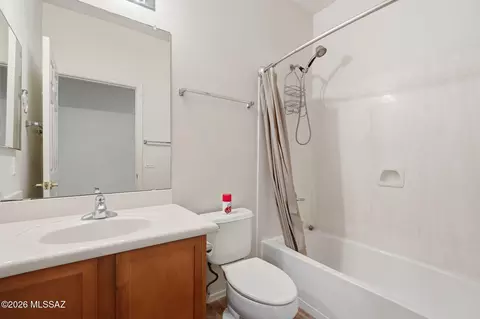 Bath - 940 N Deep Rock Dr, Vail, AZ 85641 photo 3 of 3