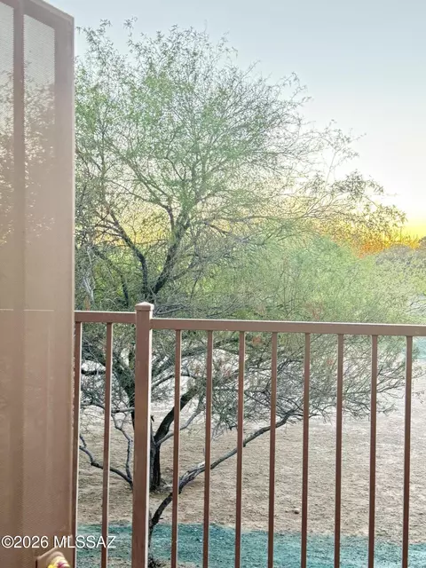 2055 E Calle La Malinche, Tucson, AZ 85706
