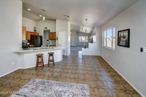 1382 N Thunder Ridge Dr, Tucson, AZ 85745
