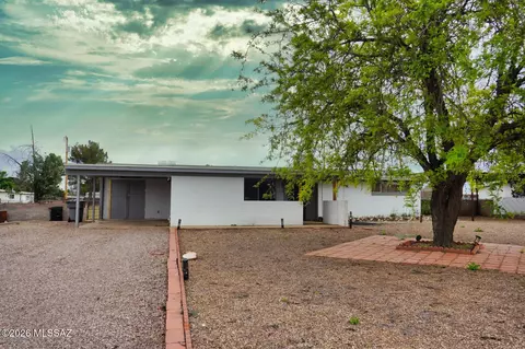 Exterior - 1016 E Justin St, Pearce, AZ 85625 photo 1 of 10