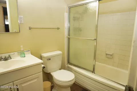 Bath - 1016 E Justin St, Pearce, AZ 85625 photo 1 of 2