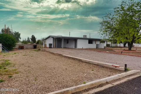 1016 E Justin St, Pearce, AZ 85625