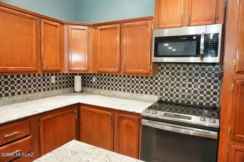Kitchen - 1016 E Justin St, Pearce, AZ 85625 photo 2 of 5