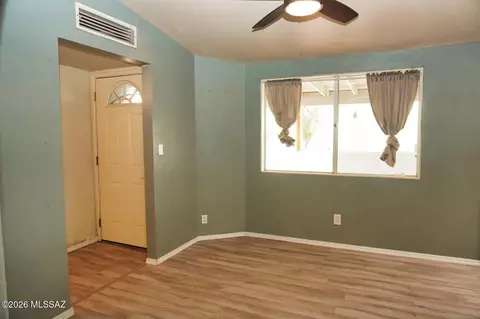 Living - 1016 E Justin St, Pearce, AZ 85625 photo 4 of 4