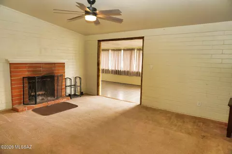 Living - 1016 E Justin St, Pearce, AZ 85625 photo 1 of 4