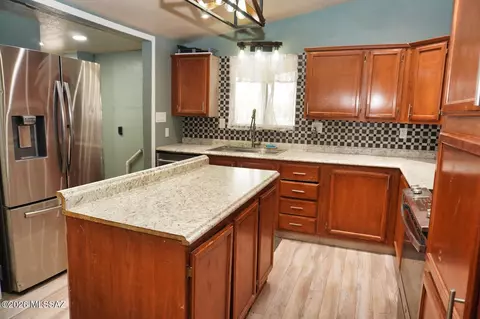 Kitchen - 1016 E Justin St, Pearce, AZ 85625 photo 3 of 5