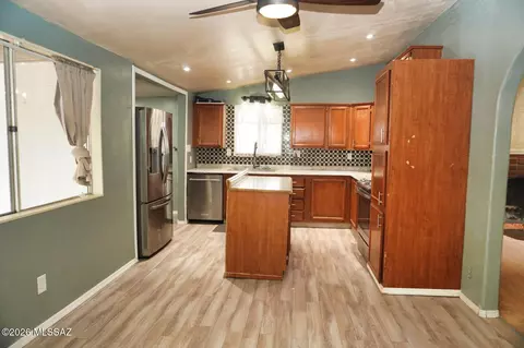 Kitchen - 1016 E Justin St, Pearce, AZ 85625 photo 1 of 5