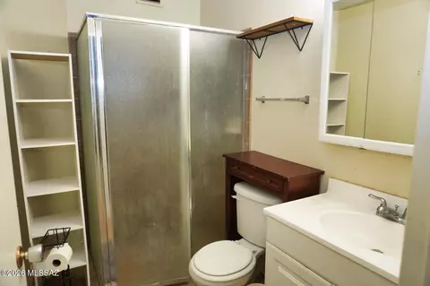 Bath - 1016 E Justin St, Pearce, AZ 85625 photo 2 of 2