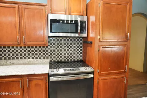 Kitchen - 1016 E Justin St, Pearce, AZ 85625 photo 5 of 5
