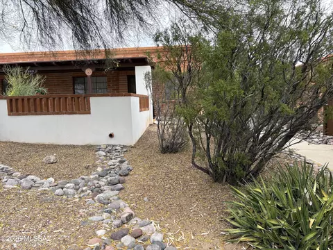 506 W Camino Penasco #B, Green Valley, AZ 85614