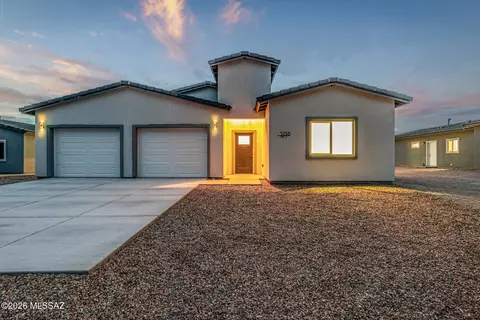 5738 E Hermans Rd, Tucson, AZ 85756