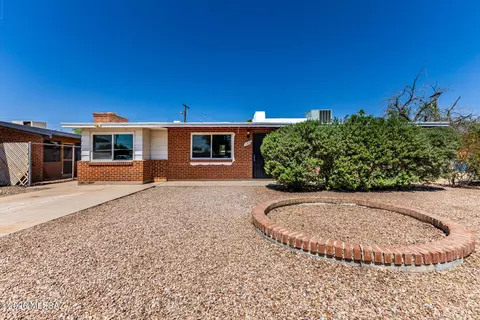 1316 W Simmons Pl, Tucson, AZ 85705