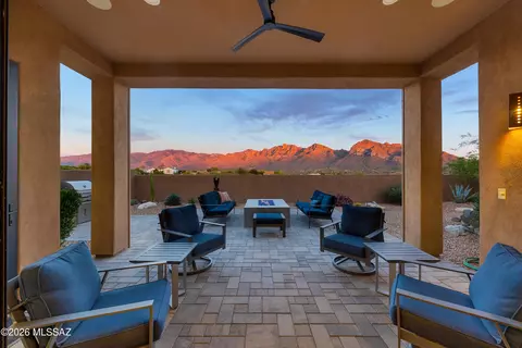 10875 N Poinsettia Dr, Tucson, AZ 85737