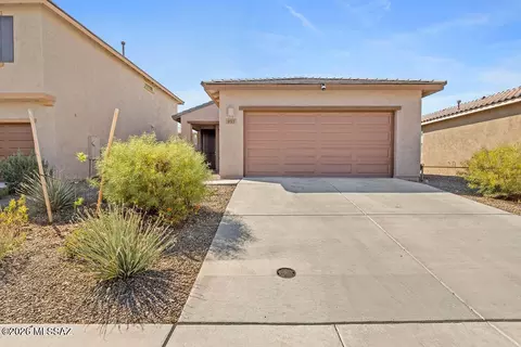 951 W Calle Las Varitas, Sahuarita, AZ 85629
