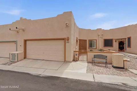 433 W Deerwood Ln, Green Valley, AZ 85614