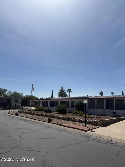 6 W La Pinon, Green Valley, AZ 85614