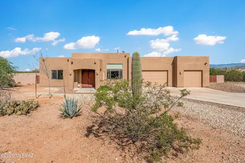 9000 S Halana Ln, Vail, AZ 85641