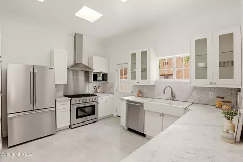 Kitchen - 2210 E 6th St, Tucson, AZ 85719 photo 4 of 5