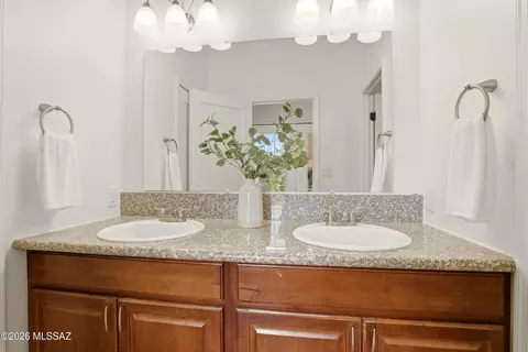 Bath - 2210 E 6th St, Tucson, AZ 85719 photo 4 of 7