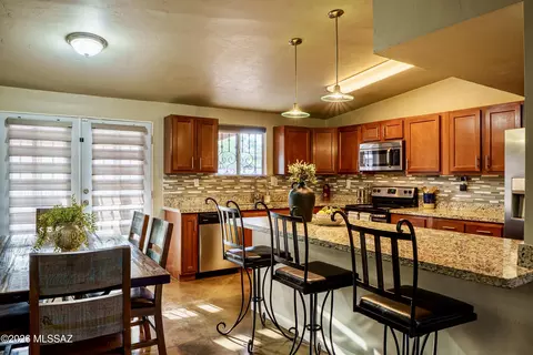 3022 S Oberon Rd, Tucson, AZ 85713