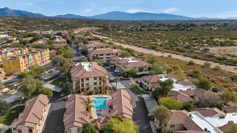 2550 E River Rd #13305, Tucson, AZ 85718