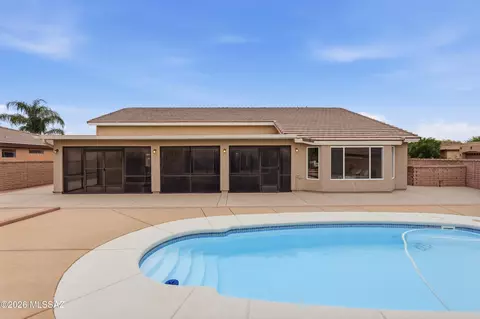 1563 N Rush Creek Ct, Green Valley, AZ 85614