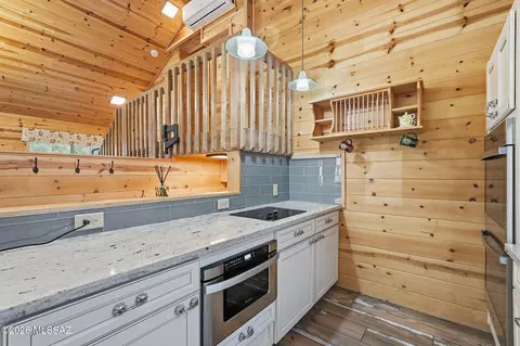 Kitchen - 11060 E Carter Canyon Rd, Mount Lemmon, AZ 85619 photo 2 of 4