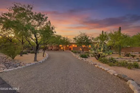530 W Camino Fairhaven, Oro Valley, AZ 85704