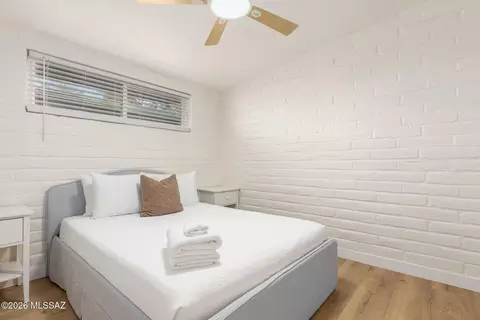 Bedroom - 7076 E Arrowhead Dr, Tucson, AZ 85715 photo 4 of 7