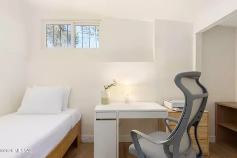 Bedroom - 7076 E Arrowhead Dr, Tucson, AZ 85715 photo 1 of 7