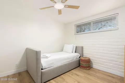 Bedroom - 7076 E Arrowhead Dr, Tucson, AZ 85715 photo 6 of 7