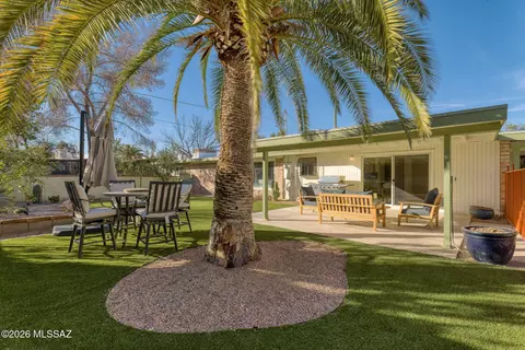 Exterior - 7076 E Arrowhead Dr, Tucson, AZ 85715 photo 11 of 15