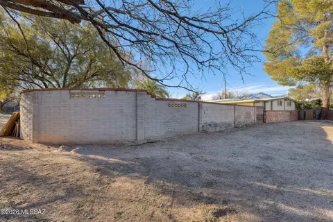Exterior - 7076 E Arrowhead Dr, Tucson, AZ 85715 photo 14 of 15