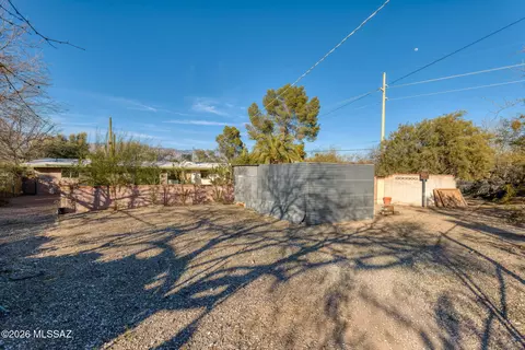 Exterior - 7076 E Arrowhead Dr, Tucson, AZ 85715 photo 12 of 15