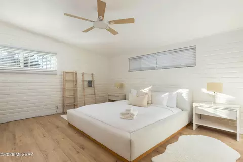 Bedroom - 7076 E Arrowhead Dr, Tucson, AZ 85715 photo 2 of 7