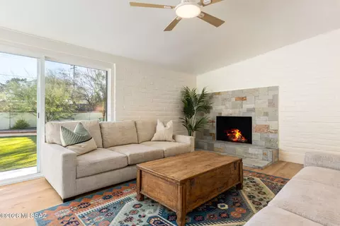 Living - 7076 E Arrowhead Dr, Tucson, AZ 85715 photo 1 of 2