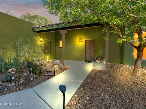 9731 E Kleindale Rd, Tucson, AZ 85749