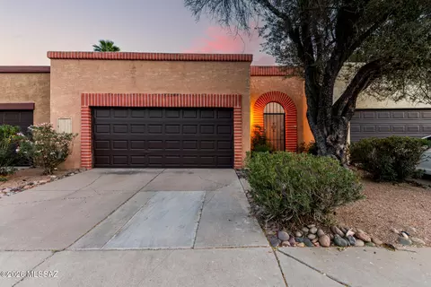 1433 W Calle Plomo, Tucson, AZ 85745