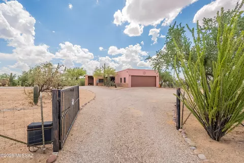 10301 N Camino De Oeste, Tucson, AZ 85742