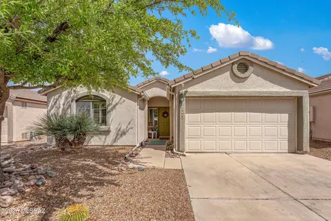 8571 S Navigator Pl, Tucson, AZ 85756