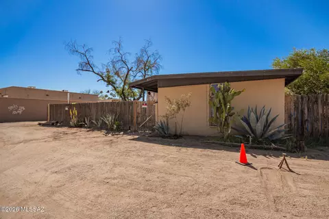 2525 N Winstel Blvd, Tucson, AZ 85716